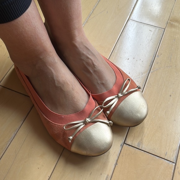 Adrienne Vittadini orange moccasins - Picture 2 of 8